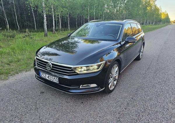 Volkswagen Passat cena 67900 przebieg: 217000, rok produkcji 2015 z Śrem małe 742